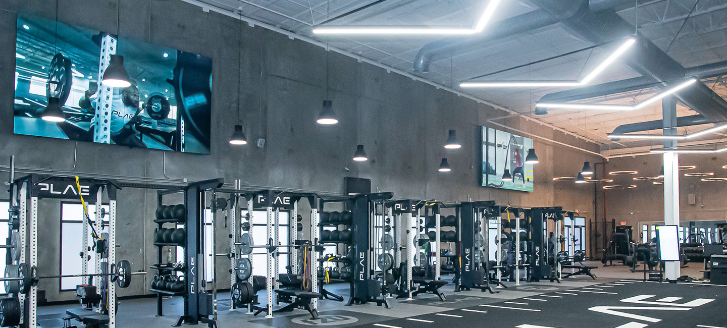 FITNESS2020’s PLAE Performance Zone in McDonough, Georgia combines premium fitness equipment with LG commercial display technology to deliver an immersive high-performance training experience.
